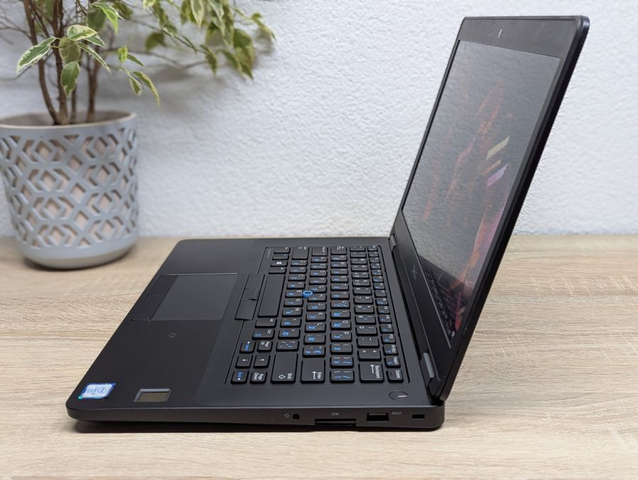 Уцінка! Ноутбук Б/В Dell Latitude E5470, Intel Core i5-6300U, DDR4 8 GB, SSD 128GB, 14" Full HD