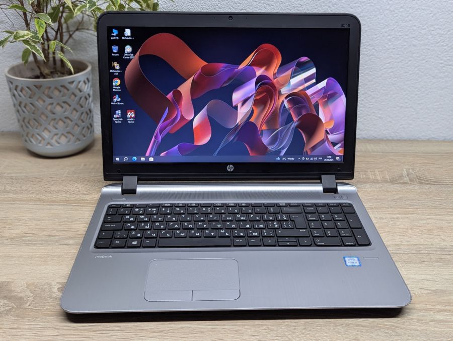 Уцінка! Ноутбук Б/В HP ProBook 450 G3, Intel Core i5-6200U, DDR3 8 GB, SSD 256GB, 15.6" HD
