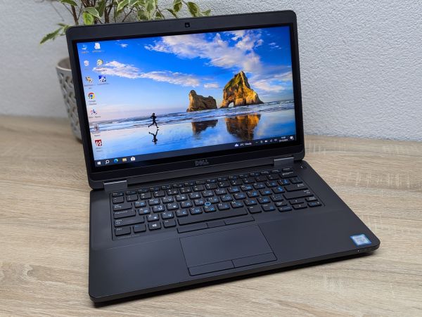 Уцінка! Ноутбук Б/В Dell Latitude E5470, Intel Core i5-6300U, DDR4 8 GB, SSD 128GB, 14" Full HD Сенсор