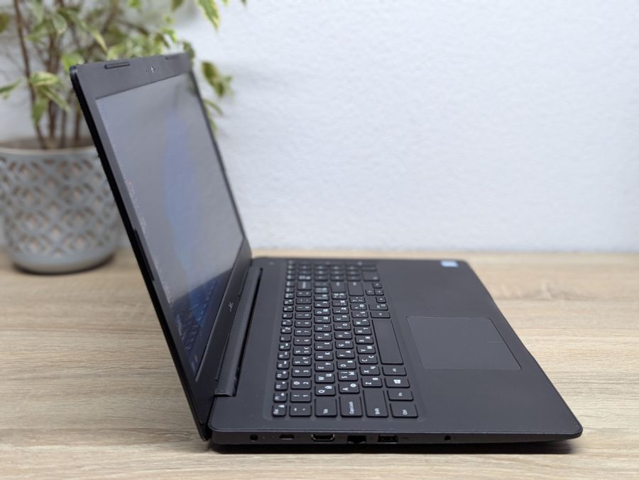 Уцінка! Ноутбук Б/В Dell Latitude 3590, Intel Core i3-7130U, DDR4 8 GB, SSD 128GB, 15.6" HD