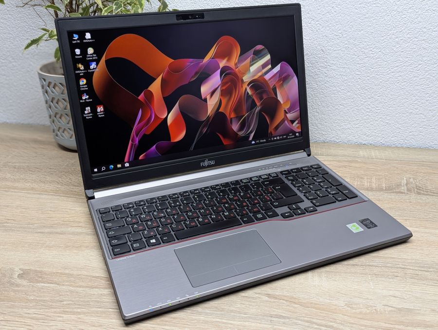 Уцінка! Ноутбук Б/В Fujitsu E754, Intel Core i5-4300M, DDR3 8 GB, SSD 128GB, 15.6" Full HD