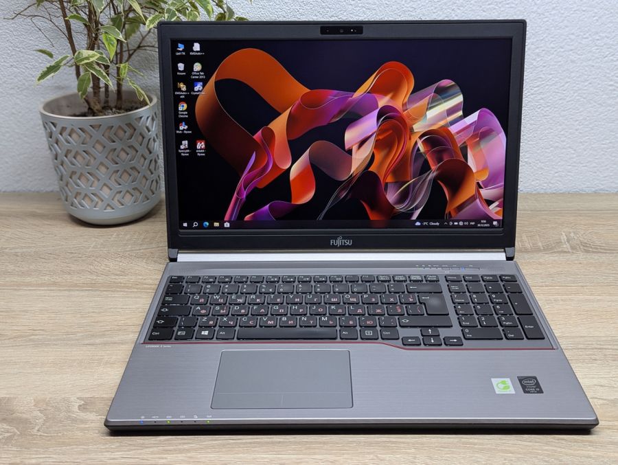 Уцінка! Ноутбук Б/В Fujitsu E754, Intel Core i5-4300M, DDR3 8 GB, SSD 128GB, 15.6" Full HD