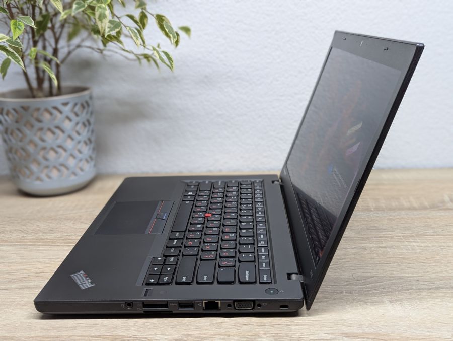 Уцінка! Ноутбук Б/В Lenovo ThinkPad T450, Intel Core i5-5300U, DDR3 8 GB, SSD 128GB, 14" Full HD