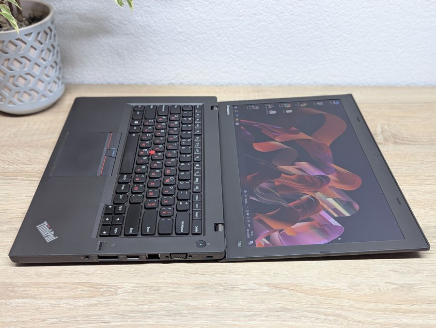 Ноутбук Б/В Lenovo ThinkPad T450, Intel Core i5-5300U, DDR3 8GB, SSD 128GB, 14" Full HD