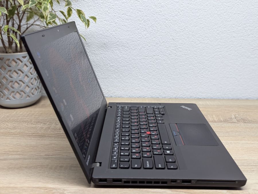 Уцінка! Ноутбук Б/В Lenovo ThinkPad T450, Intel Core i5-5300U, DDR3 8 GB, SSD 128GB, 14" Full HD