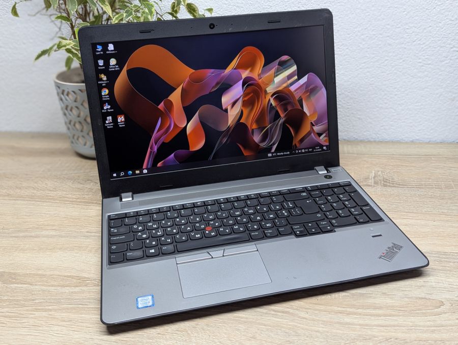 Уцінка! Ноутбук Б/В Lenovo E570, Intel Core i5-7200U, DDR4 8 GB, SSD 128GB, 15.6" Full HD