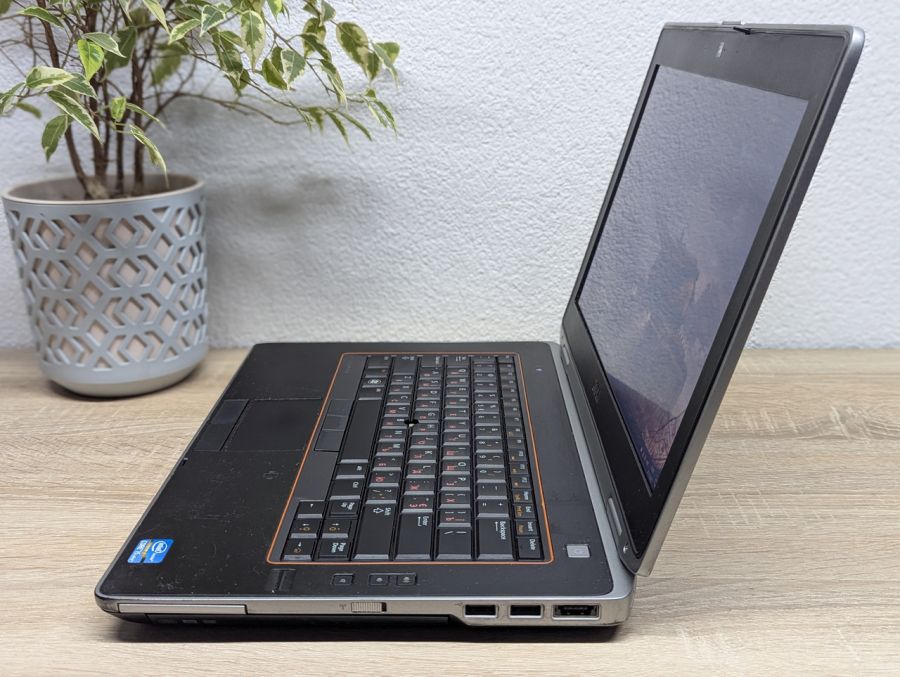 Ноутбук Б/В Dell Latitude E6420, Intel Core i5-2520M, DDR3 8GB, SSD 128GB, 14" HD