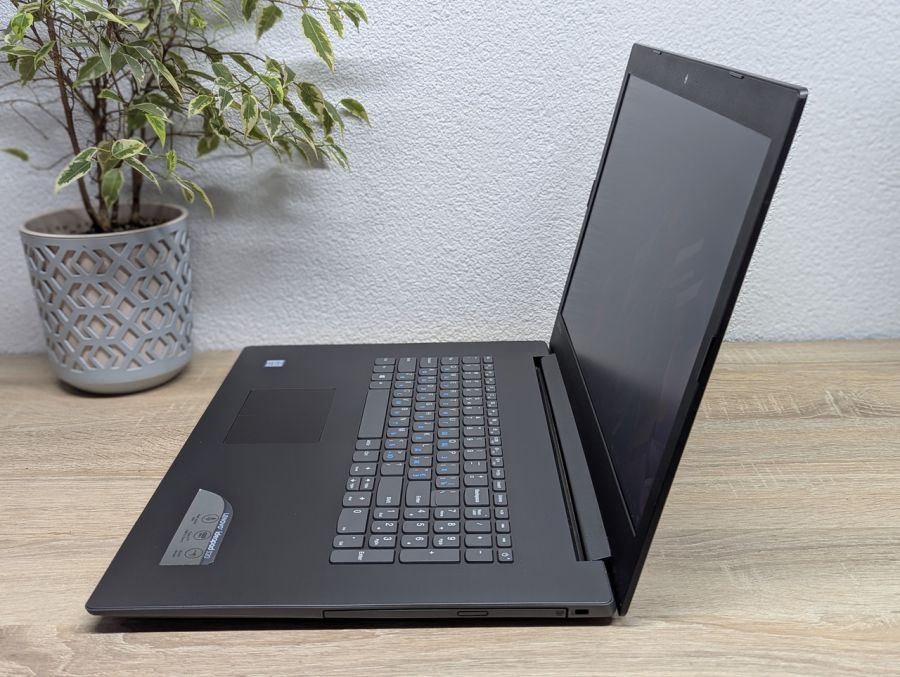 Ноутбук Б/В Lenovo IdeaPad 320-17IKB, Intel Core i5-7200U, DDR4 8 GB, SSD 256GB, 17.3" HD