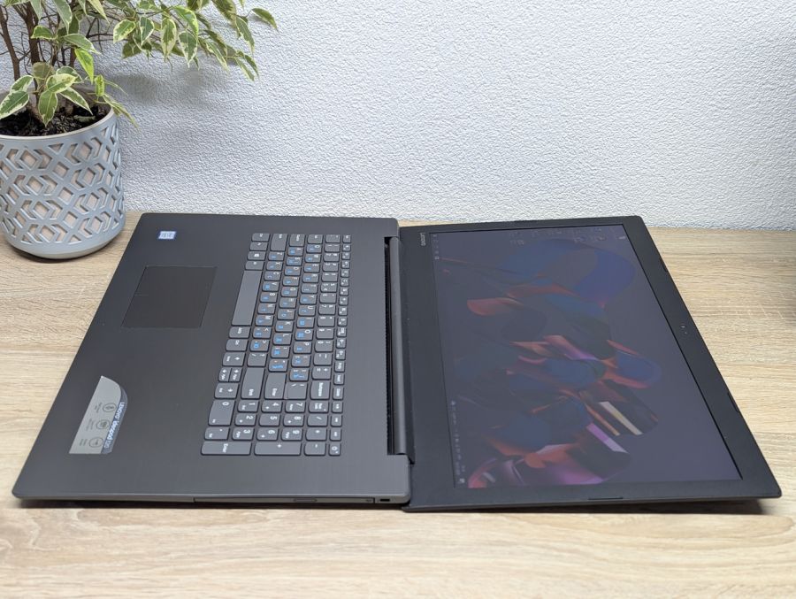 Ноутбук Б/В Lenovo IdeaPad 320-17IKB, Intel Core i5-7200U, DDR4 8 GB, SSD 256GB, 17.3" HD