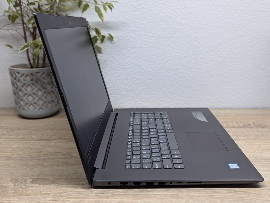 Ноутбук Б/В Lenovo IdeaPad 320-17IKB, Intel Core i5-7200U, DDR4 8 GB, SSD 256GB, 17.3" HD