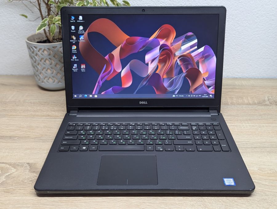 Ноутбук Б/В Dell Vostro 3559, Intel Core i5-6200U, DDR3 8 GB, SSD 128GB, 15.6" HD