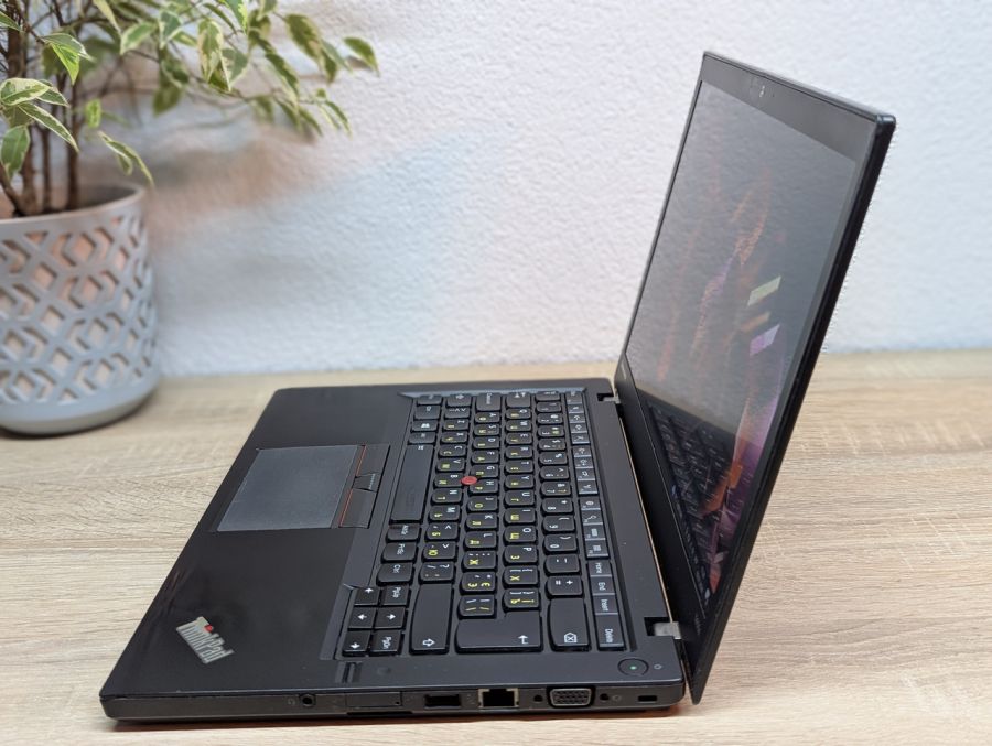 Ноутбук Б/В Lenovo ThinkPad T450S, Intel Core i5-5300U, DDR3 8 GB, SSD 256GB, 14" Full HD