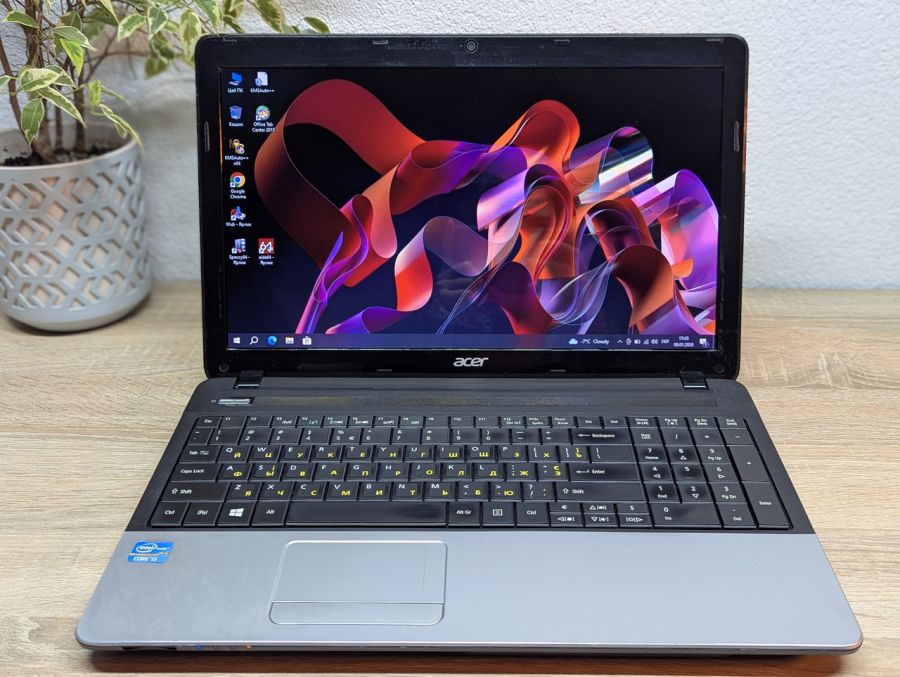 Уцінка! Ноутбук Б/В Acer E1-571, Intel Core i3-3120M, DDR3 8 GB, SSD 128GB, 15.6" HD