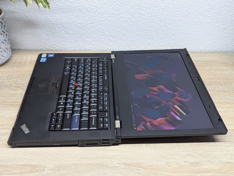 Уцінка! Ноутбук Б/В Lenovo T420, Intel Core i5-2540M, DDR3 8 GB, HDD 500GB, 14" HD Сенсор