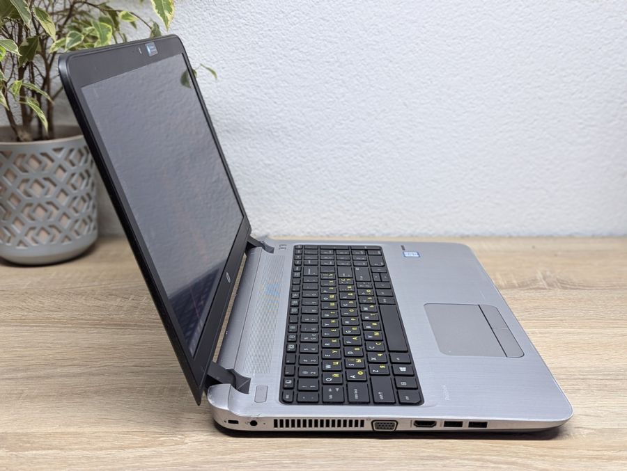 Уцінка! Ноутбук Б/В HP ProBook 450 G3, Intel Core i7-6500U, DDR3 8 GB, SSD 256GB, 15.6" Full HD