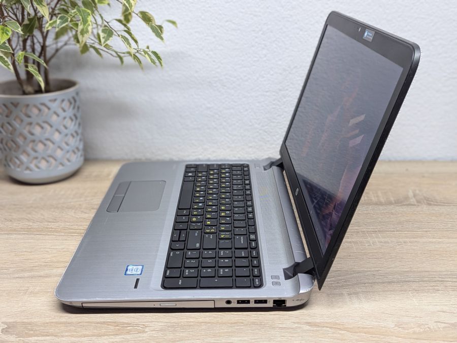 Уцінка! Ноутбук Б/В HP ProBook 450 G3, Intel Core i7-6500U, DDR3 8 GB, SSD 256GB, 15.6" Full HD