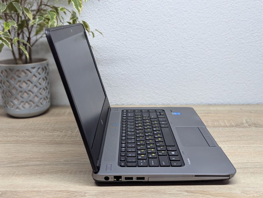 Уцінка! Ноутбук Б/В HP ProBook 640 G1, Intel Core i5-4210M, DDR3 8 GB, SSD 256GB, 14" (1600x900x60Hz)