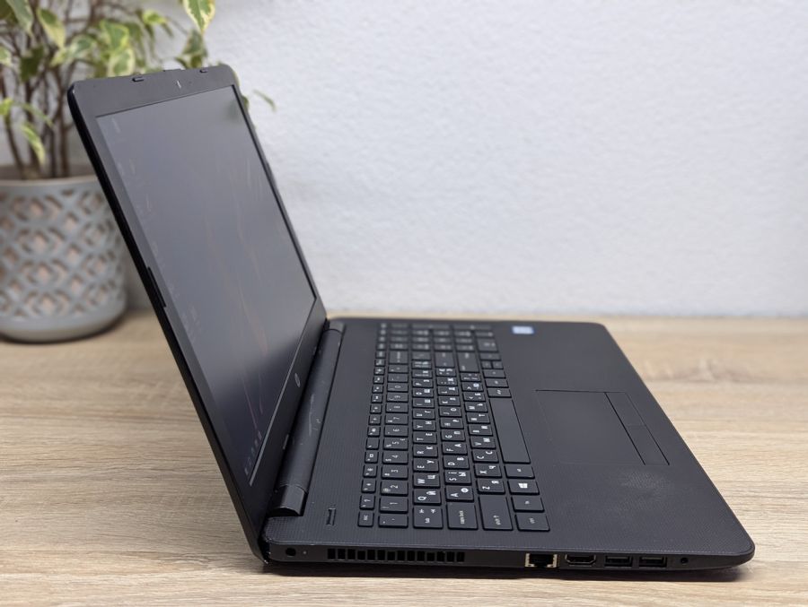 Ноутбук Б/В HP Laptop 15, Intel Core i5-7200U, DDR4 12 GB, SSD 256GB, 15.6" Full HD