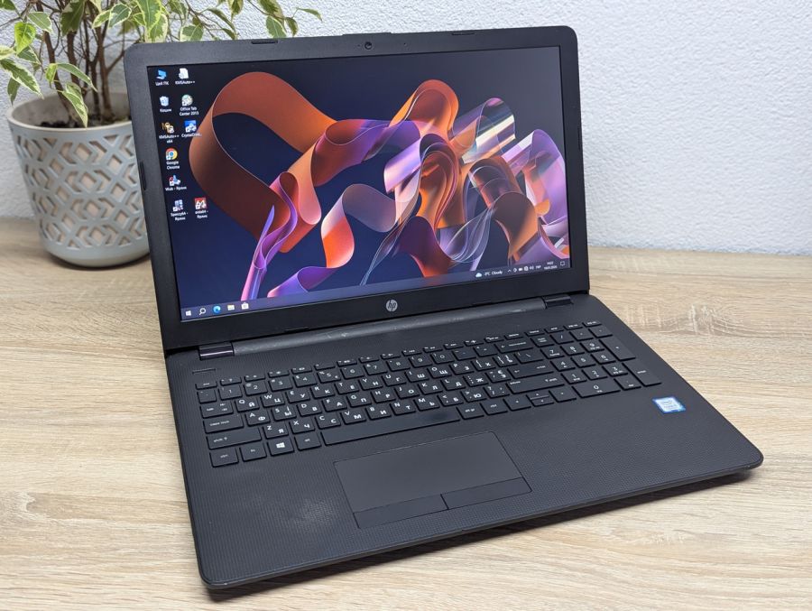 Ноутбук Б/В HP Laptop 15, Intel Core i5-7200U, DDR4 12 GB, SSD 256GB, 15.6" Full HD