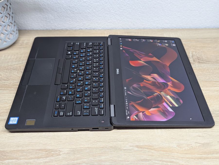 Уцінка! Ноутбук Б/В Dell Latitude E5470, Intel Core i5-6300U, DDR4 8 GB, SSD 128GB, 14" Full HD