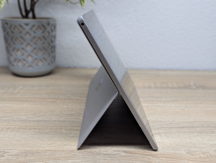 Ноутбук Б/В Microsoft Surface Pro, Intel Core i5-7300U, DDR4 8 GB, SSD 256GB, 14" Full HD Сенсор