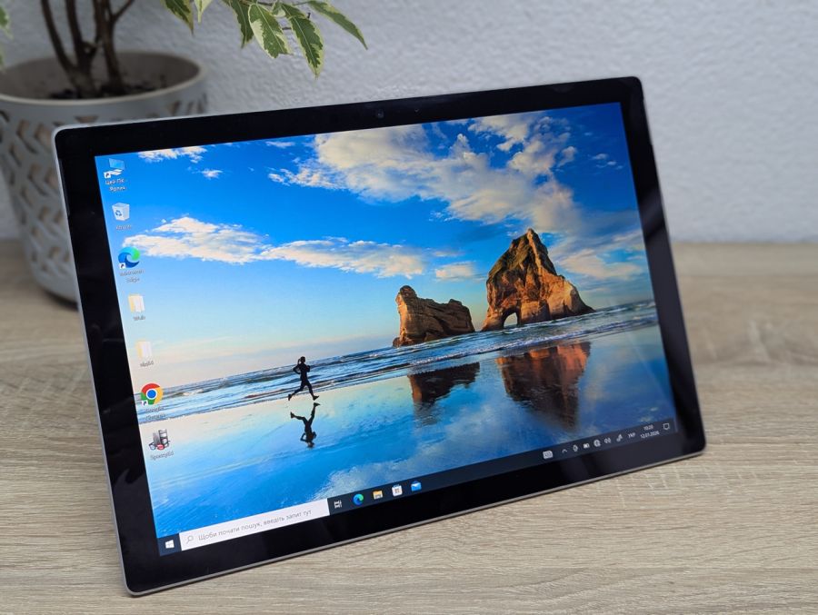 Ноутбук Б/В Microsoft Surface Pro, Intel Core i5-7300U, DDR4 8 GB, SSD 256GB, 14" Full HD Сенсор