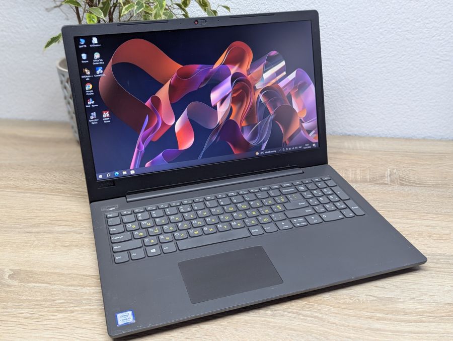 Ноутбук Б/В Lenovo V130-15IKB, Intel Core i3-7020U, DDR4 8 GB, SSD 128GB, 15.6" Full HD