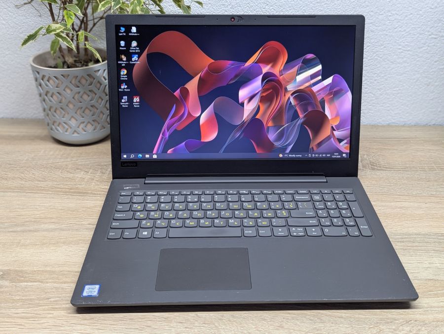 Ноутбук Б/В Lenovo V130-15IKB, Intel Core i3-7020U, DDR4 8 GB, SSD 128GB, 15.6" Full HD