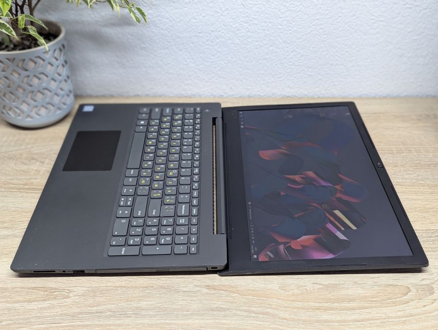 Ноутбук Б/В Lenovo V130-15IKB, Intel Core i3-7020U, DDR4 8 GB, SSD 128GB, 15.6" Full HD