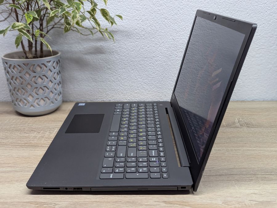 Ноутбук Б/В Lenovo V130-15IKB, Intel Core i3-7020U, DDR4 8 GB, SSD 128GB, 15.6" Full HD