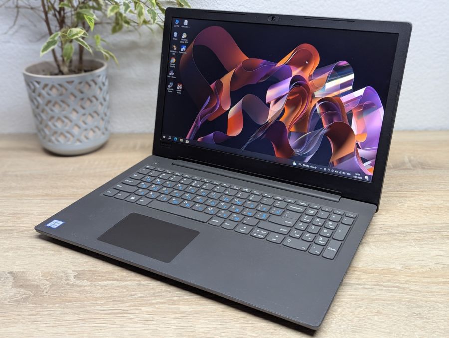 Ноутбук Б/В Lenovo V130-15IKB, Intel Core i3-7020U, DDR4 12 GB, SSD 256GB, 15.6" Full HD
