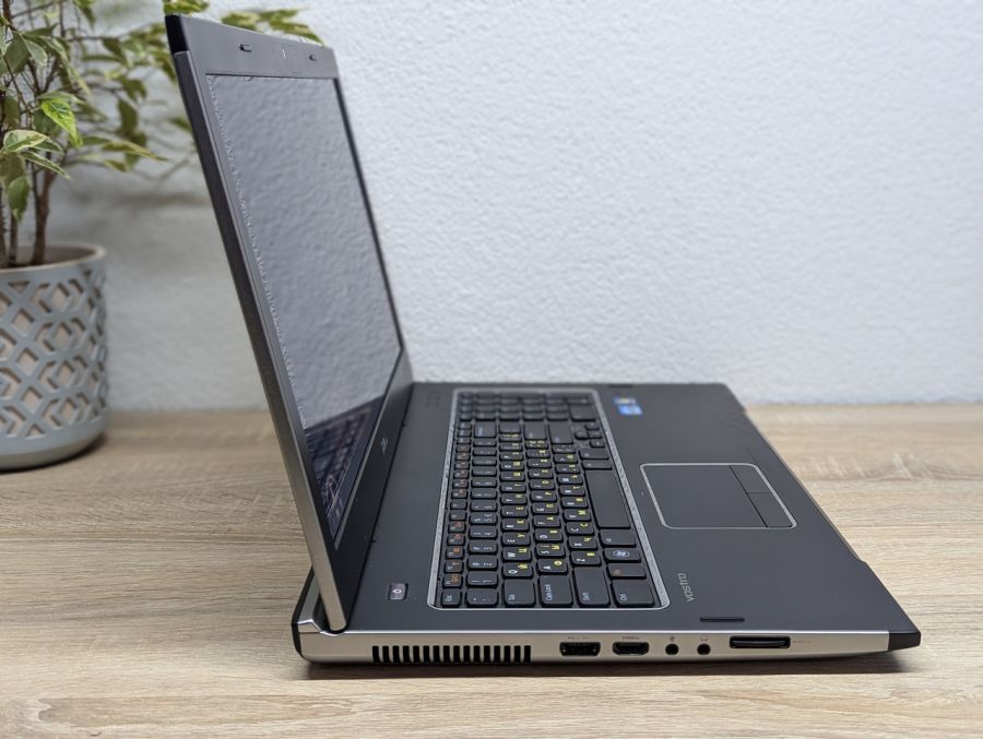 Уцінка! Ноутбук Б/В Dell Vostro 3750, Intel Core i3-2310M, DDR3 8 GB, SSD 128GB, 17.3" HD