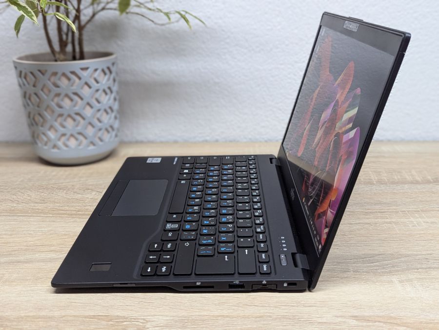 Ноутбук Б/В Fujitsu LifeBook U9310, Intel Core i5-10310U, DDR3 8 GB, SSD 256GB, 13" Full HD