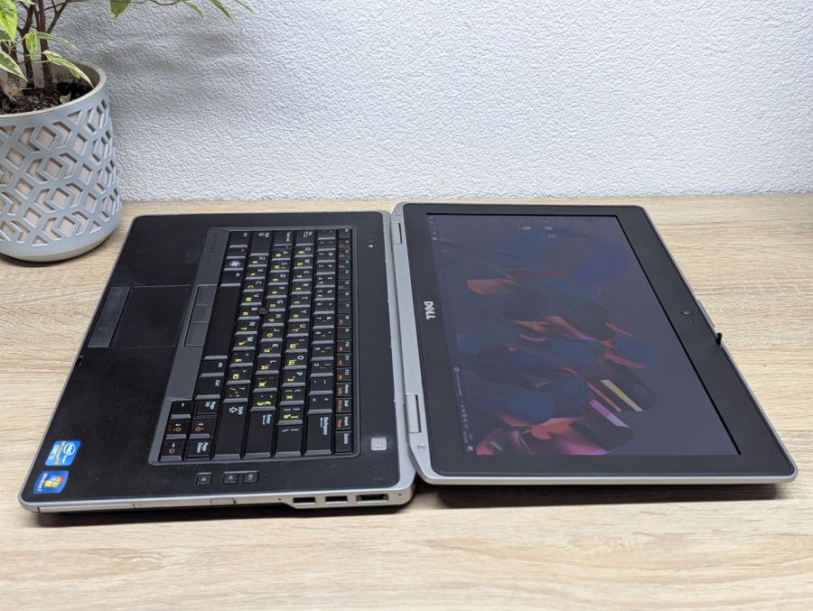Уцінка! Ноутбук Б/В Dell Latitude E6430, Intel Core i5-3320M, DDR3 8 GB, SSD 256GB, 15.6" HD