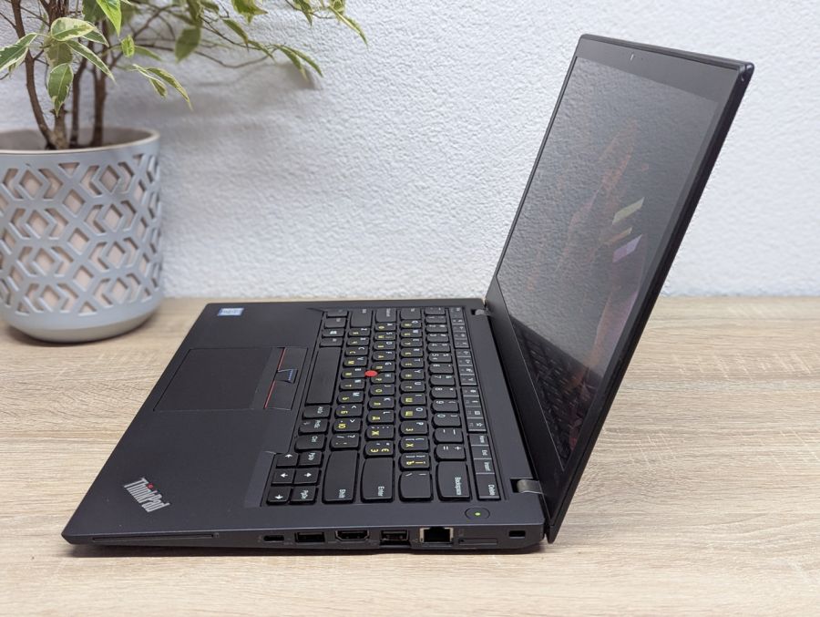 Ноутбук Б/В Lenovo T470S, Intel Core i5-6300U, DDR4 12 GB, SSD 256GB, 14" Full HD