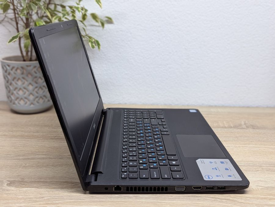 Ноутбук Б/В Dell Vostro 15-3568, Intel Core i3-7100U, DDR4 8GB, SSD 256GB, 15" Full HD