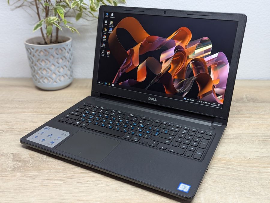 Уцінка! Ноутбук Б/В Dell Vostro 15-3568, Intel Core i3-7100U, DDR4 8 GB, SSD 256GB, 15.6" Full HD