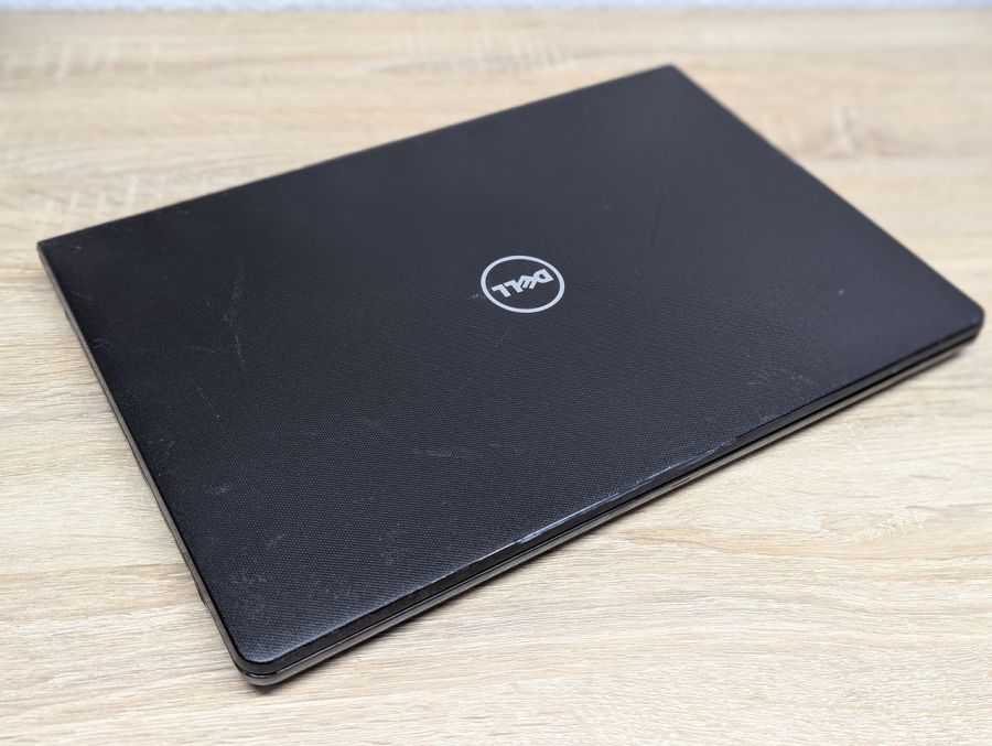 Уцінка! Ноутбук Б/В Dell Vostro 15-3568, Intel Core i3-7100U, DDR4 8 GB, SSD 256GB, 15.6" Full HD