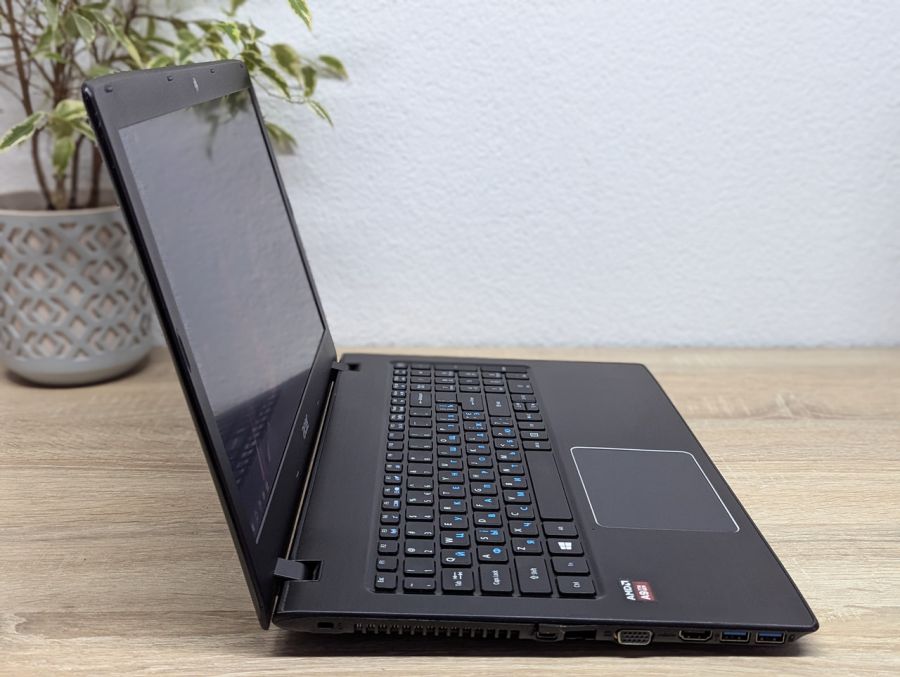 Ноутбук Б/В Acer Aspire E5-523, AMD A9-9410, DDR4 8 GB, SSD 128GB + HDD 320GB, AMD Radeon R5 Graphics, 15" Full HD