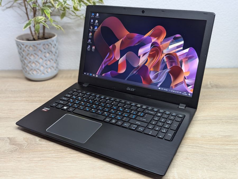 Ноутбук Б/В Acer Aspire E5-523, AMD A9-9410, DDR4 8 GB, SSD 128GB + HDD 320GB, AMD Radeon R5 Graphics, 15" Full HD