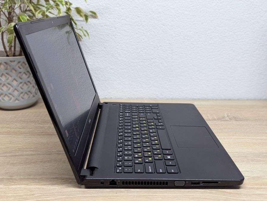 Ноутбук Б/В Dell Vostro 3558, Intel Celeron 3215U, DDR3 8GB, SSD 128GB, 15.6" HD