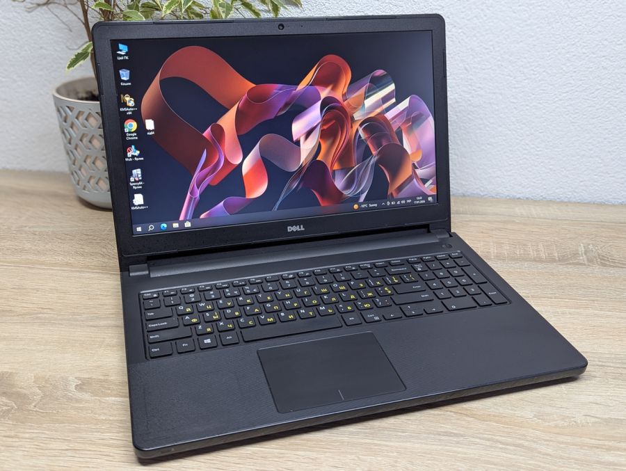 Ноутбук Б/В Dell Vostro 3558, Intel Celeron 3215U, DDR3 8 GB, SSD 128GB, 15.6" HD