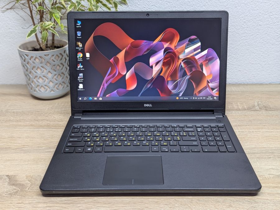 Ноутбук Б/В Dell Vostro 3558, Intel Celeron 3215U, DDR3 8 GB, SSD 128GB, 15.6" HD