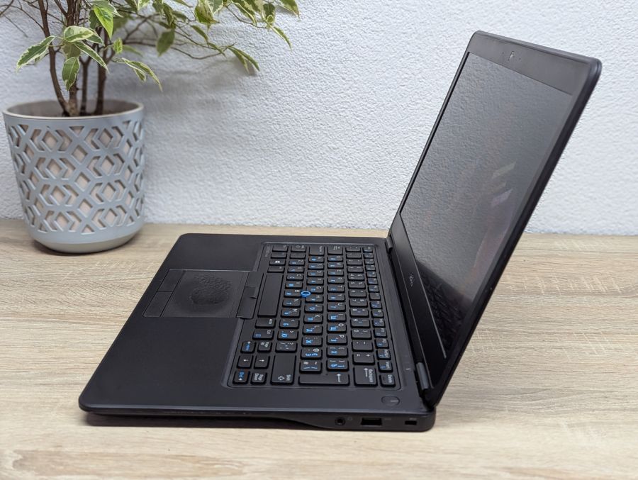 Уцінка! Ноутбук Б/В Dell Latitude E7450, Intel Core i5-5300U, DDR3 8 GB, SSD 128GB, 14" Full HD