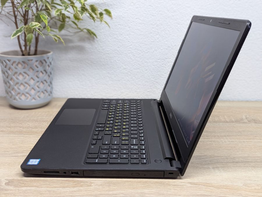 Уцінка! Ноутбук Б/В Dell Vostro 15-3568, Intel Core i5-7200U, DDR4 8 GB, SSD 256GB, 15.6" HD