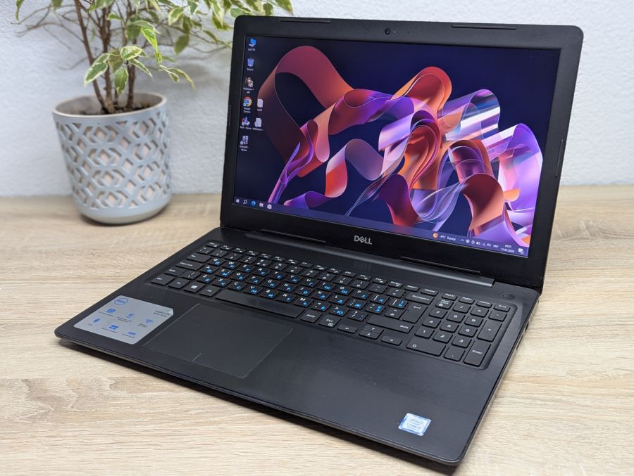 Уцінка! Ноутбук Б/В Dell Inspiron 15, Intel Core i3-7130U, DDR3 8 GB, SSD 256GB, 15.6" Full HD