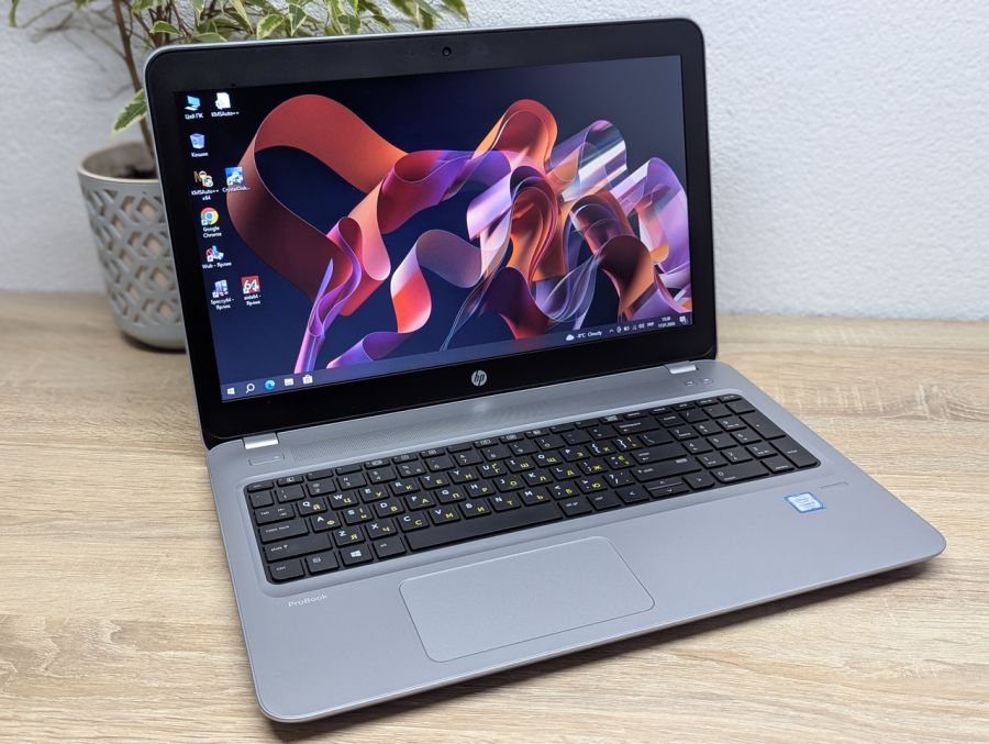 Уцінка! Ноутбук Б/В HP ProBook 450 G4, Intel Core i5-7200U, DDR4 8 GB, SSD 128GB + SSD 1TB, 15.6" HD