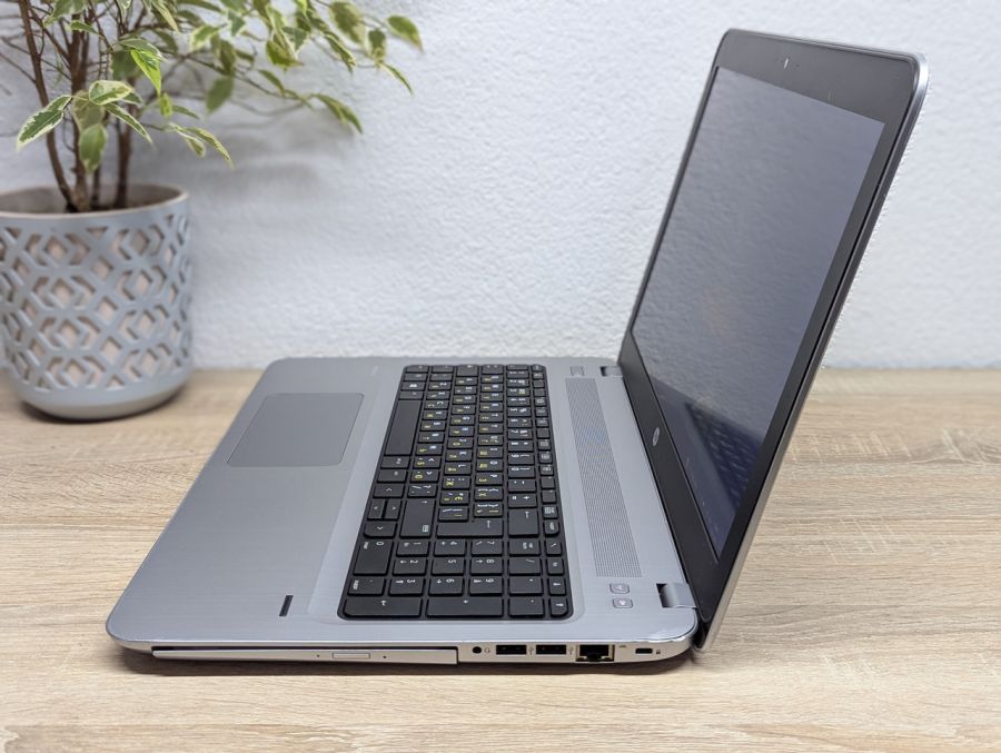 Ноутбук Б/В HP ProBook 450 G4, Intel Core i3-7100U, DDR4 8GB, SSD 128GB + HDD 1TB, 15.6" Full HD