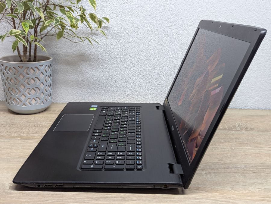 Ноутбук Б/В Acer Aspire E5-774, Intel Core i5-7200U, DDR4 16 GB, SSD 128GB + HDD 500GB, NVIDIA GeForse 940MX 2Gb, 17" Full HD