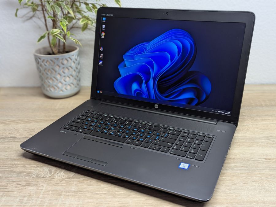 Уцінка! Ноутбук Б/В HP ZBook 17 G4, Intel Core i7-7700HQ, DDR4, SSD 256GB + HDD 320GB, NVIDIA Quadro M2200, 17" Full HD